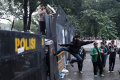 Mahasiswa-Demo-Aksi-Indonesia-Cemas_20250728_205752.jpg
