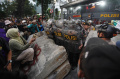 Mahasiswa-Lanjutkan-Aksi-Indonesia-Gelap_20250220_210234.jpg