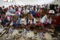Makan Bergizi Gratis untuk Siswa SD di Sugapa Papua Tengah