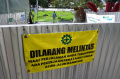 Memasang-Rumput-Sintetis-Baru-di-Taman-Alun-alun-Kota-Bandung_20241026_122956.jpg