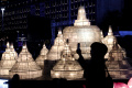 Ornamen Lampu Hias Jelang Waisak di Bundaran HI