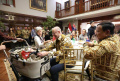 PM-Australia-Beri-Kalung-Syal-untuk-Bobby-Kucing-Prabowo_20250516_092200.jpg