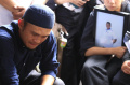 Pemakaman-Dokter-Tim-Persib-Rafi-Ghani-di-TPU-Sirnaraga_20241224_203745.jpg