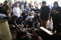 Pemakaman-Dokter-Tim-Persib-Rafi-Ghani-di-TPU-Sirnaraga_20241224_203822.jpg