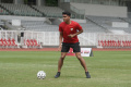 Pembalap VR46 Ikuti Football Challenge di Stadion Madya GBK