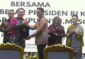 Pemberian-Surat-Keputusan-Pencabutan-Nama-Presiden-dari-TAP-MPR_20240928_193039.jpg