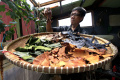 Pembuatan-Sepatu-dari-Kulit-Ceker-Ayam_20241218_085719.jpg