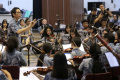 Penampilan Orchestra Peringatan Hari Anak Sedunia