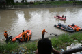 Pencarian-Orang-Tenggelam-di-Sungai-Jagir-Surabaya_20250130_181427.jpg