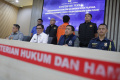 Pengamanan-dan-Pemulangan-WNA-Filipina-Buronan-Interpol_20241126_155306.jpg