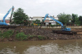 Pengerukan-Sungai-Ciliwung-Jakarta_20250526_164651.jpg