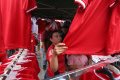 Penjual-Jersey-Timnas-Mewarnai-Laga-Indonesia-vs-Jepang_20241115_202117.jpg