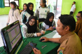 Perekaman-Data-KTP-Elektronik-Pemilih-Pemula-di-Kota-Malang_20241015_154317.jpg