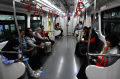 Perempuan Gratis Naik LRT Jakarta di Hari Kartini