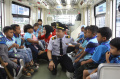 Peringati Hari Gizi, LRT Jabodebek Bagikan Makanan Bergizi 
