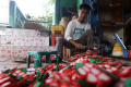 Permintaan-Kemplang-Meningkat-Jelang-Lebaran_20250324_111300.jpg