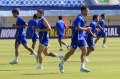 Persiapan-Persib-Jelang-Hadapi-Port-FC-di-Ajang-ACL-2-2024_20240919_225127.jpg