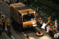 Petugas-PPSU-Bersihkan-Sisa-Sampah-Malam-Tahun-Baru_20250101_050307.jpg