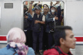 Potret-Perjuangan-Warga-Pengguna-Transportasi-Umum-Jakarta_20250507_105137.jpg