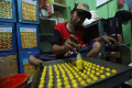 Produksi Kue Kering Jelang Idul Fitri