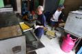 Produksi Kue Kering Jelang Idul Fitri