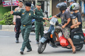 Razia-Polisi-Syariah-di-Banda-Aceh_20241107_130040.jpg