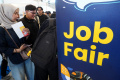 Ribuan Pencari Kerja Serbu Job Fair 2025 di Bandung