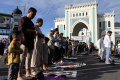 Salat-Iduladha-di-Masjid-Raya-Medan_20250607_075838.jpg
