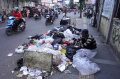 Sampah Menumpuk di Jalan Cibaduyut Raya Kota Bandung