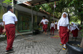 Sekolah Ajak Siswa Bermain Tradisional Sebelum Proses Pembelajaran Sekolah Ajak Siswa Bermain Tradisional Sebelum Proses Pembelajaran