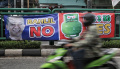 Spanduk Protes Kelangkaan Elpiji 3 Kg