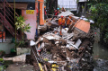 Tanggul-Sungai-Citepus-Kota-Bandung-Ambruk_20241119_064951.jpg