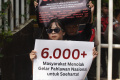 Tolak-Gelar-Pahlawan-Nasional-untuk-Soeharto_20250515_125437.jpg