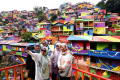 Warna-warni-di-Lembur-Katumbiri-Kota-Bandung_20250506_211057.jpg