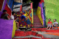 Warna-warni-di-Lembur-Katumbiri-Kota-Bandung_20250506_211244.jpg