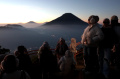 Wisata Matahari Terbit Bukit Sikunir Dieng
