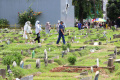 Ziarah-Kubur-Hari-Raya-Idul-Fitri_20250331_213712.jpg