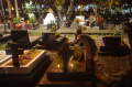 Ziarah Makam Malam Natal Warga Keturunan Portugis