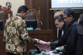 achsanul-qosasi-dituntut-lima-tahun-penjara_20240521_145511.jpg