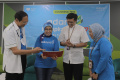 adaro-gandeng-rumah-zakat-salurkan-31-ribu-paket-sembako_20231018_084034.jpg
