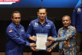 AHY Serahkan Surat Dukung Partai Demokrat Untuk Pilkada 2024
