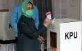 airin-rachmi-diany-gunakan-hak-pilihnya_20201210_000914.jpg