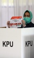 airin-rachmi-diany-gunakan-hak-pilihnya_20201210_000919.jpg