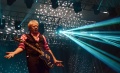 Aksi Atraktif Air Supply di Surabaya