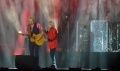 Aksi Atraktif Air Supply di Surabaya