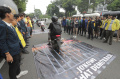 aksi-bem-si-di-kpu_20240209_203718.jpg