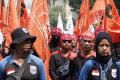 aksi-buruh-terkait-uu-cipta-kerja-di-kawasan-patung-kuda_20240717_170118.jpg