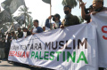 aksi-damai-bela-palestina-di-depan-gedung-sate_20231013_215025.jpg
