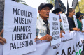 aksi-damai-bela-palestina-di-depan-gedung-sate_20231013_215030.jpg