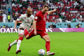 Aksi Duel Issam Jebali dengan Christian Eriksen